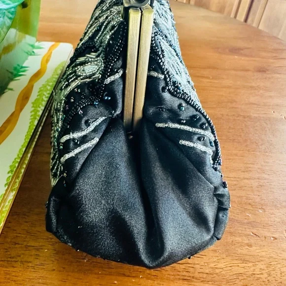 Vintage Black Beaded Handbag w Butterfly Clasp and Chain Strap by Melissa Design - Picture 8 of 14